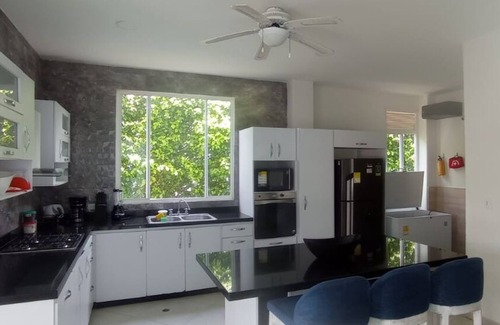 Santa Veronica Cabin | Romantic Villa 5 minutes from the beach