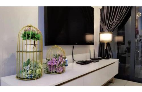 Nyiur Apartment | ROMANCE FULL HOUSE THREE PREMIER SUITE