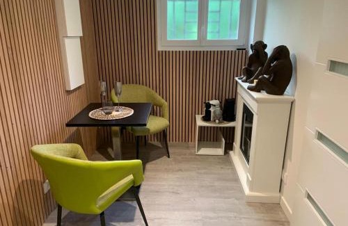 Deuil-la-Barre Apartment | *Romance Jacuzzi* Appartement Spa pour les amoureux ou les solos