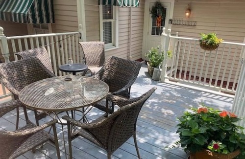 Downtown Little Rock Cabin | Romance, Style & Comfort