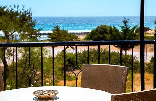 Petrochori Villa | Romanos Beach Villas : Holiday Home - Beach Front