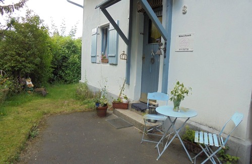 Weiden in der Oberpfalz Apartment | Romantic vacation home (69 sqm) for up to 2 people