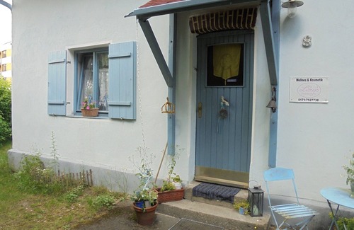 Weiden in der Oberpfalz Apartment | Romantic vacation home (69 sqm) for up to 2 people