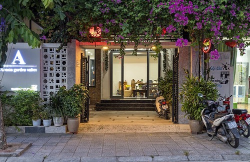 Cam Chau Villa | Romantic 3BR Villa w/hot tub - b.fast & bikes icl.