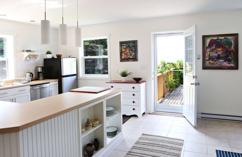 Creignish House | Romantic 4 1/2 Stars Art House by the Sea in Cape Breton