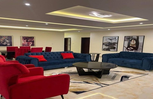 Lekki Phase 1 Apartment | Romantic 4-bedroom with swimming pool
