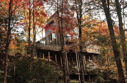 Johnson House | Romantic, adult getaway near Stowe & Smugglers, private trails , hot tub