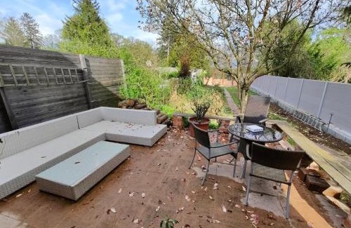 Hutteldorf Apartment | Romantic apartment with big terrace and garden view