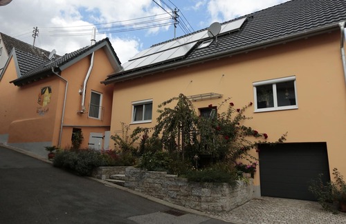 Tauberbischofsheim Apartment | Romantic attic apartment (70sqm) directly on the Main - Tauber - Radach cycle path