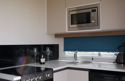 Gigha Ski Chalet | Romantic Beach Front CaraPod with Hot Tub - Kintyre