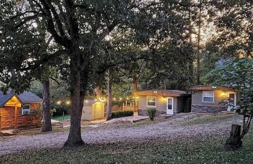 Rockaway Beach House | Romantic Cabin at the Lake - Campfire - Marina