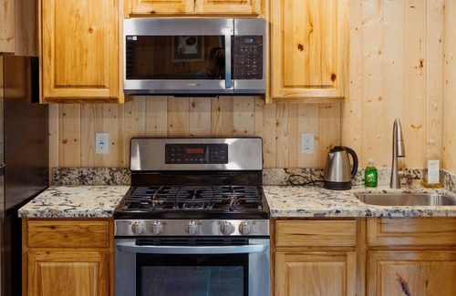 Echo Lake Cabin | Romantic cabin in Lake Tahoe area, peaceful and relaxing gateaway by Sierra ski