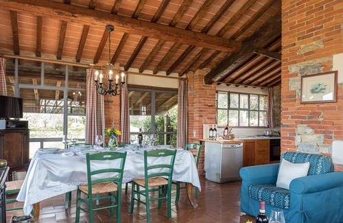 Pieve a Presciano Villa | Romantic cottage, sleeps 6, with large windows nice view overlooking the Tuscan countryside. Priva