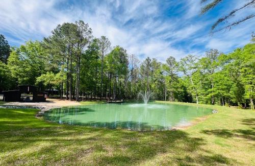 Marshallville House | Romantic Gazebo Cottage W Hot Tub & Pond