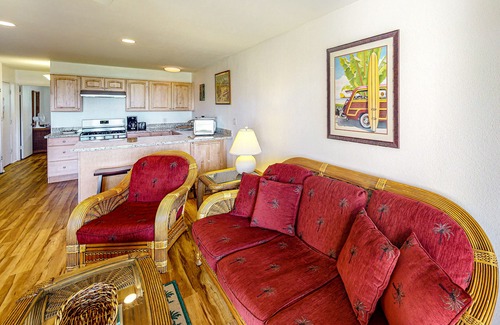 Ualapue Condo | Romantic Getaway Near Water w/Free WiFi, Shared Pool, Water Views, Tennis Court