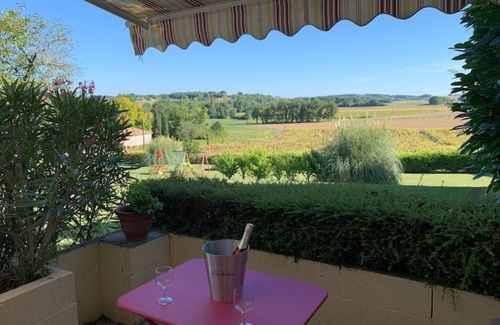 Chatenet House | Romantic Gite-pool, hottub+sauna, wine tasting. Views down the Seugne valley