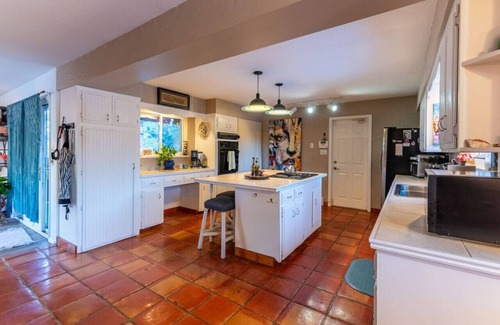 Cascade-Chipita Park House | Romantic Home w/Hot Tub, Mt. Views & Art
