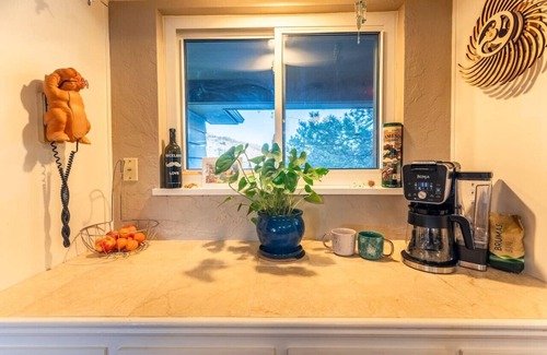 Cascade-Chipita Park House | Romantic Home w/Hot Tub, Mt. Views & Art
