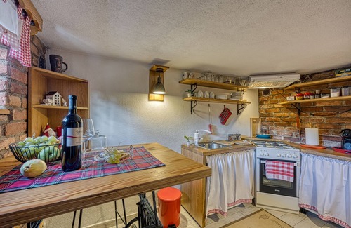 Varazdin House | Romantic Haven with Hot Tub, Beretinec, Croatia