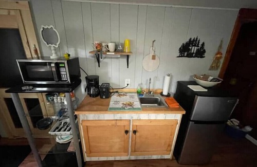Warrensburg Apartment | Romantic Hideaway- 6 Minutes from Lake George