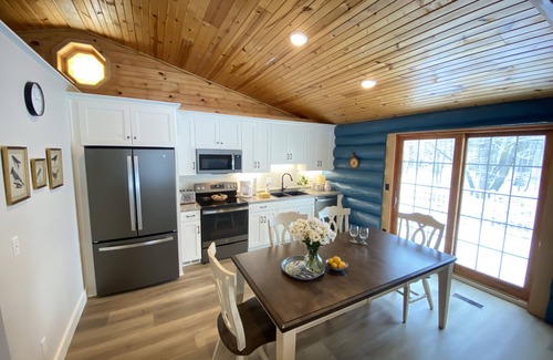 Ephraim Cabin | ROMANTIC HIDEAWAY in great Door County location