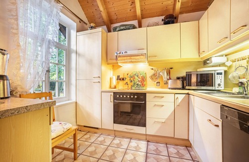 Gerdau House | 'Romantic Holiday Home' with Garden & Wi-Fi