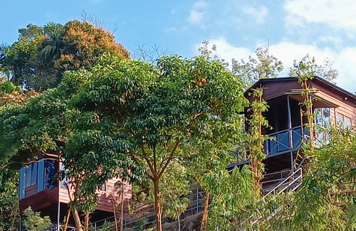 Kaimane Cottage | Romantic Huts on a Mountain with a Natural Stream