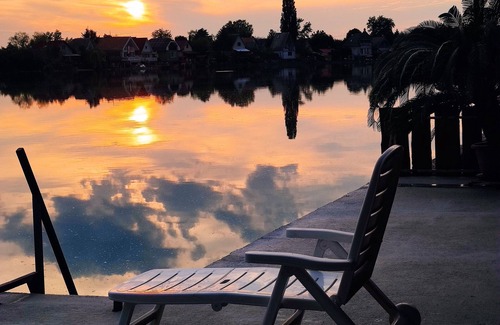 Szigetszentmiklos House | Romantic Lakeside Retreat - Nature, Sport, Near Bp