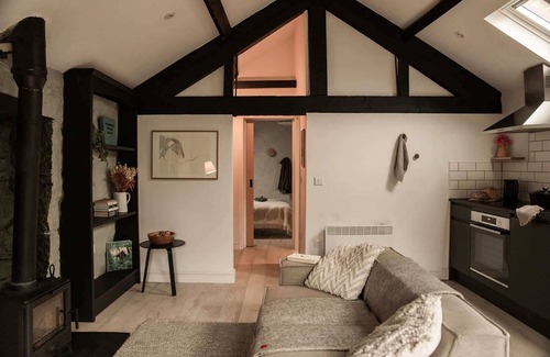 Llangefni Apartment | Romantic Nordic Retreat in Llangefni