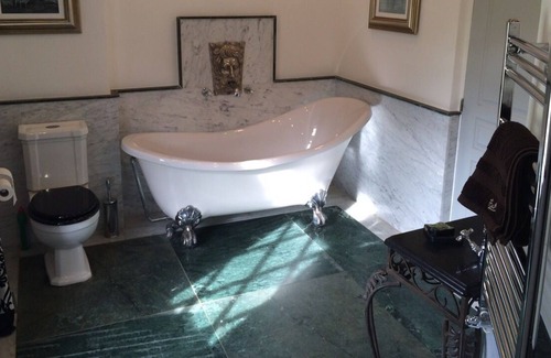 Vieuzos House | Romantic Private Chateau Apartment in Beautiful French Countryside