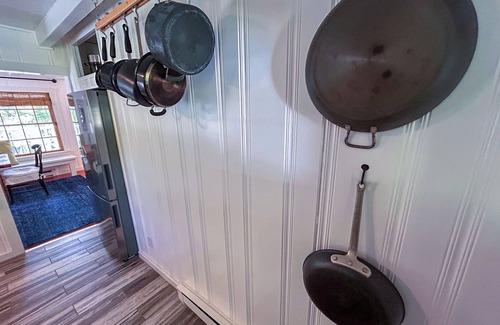 South Royalton Cabin | Romantic Retreat secluded in Vermont with WiFi and AC included