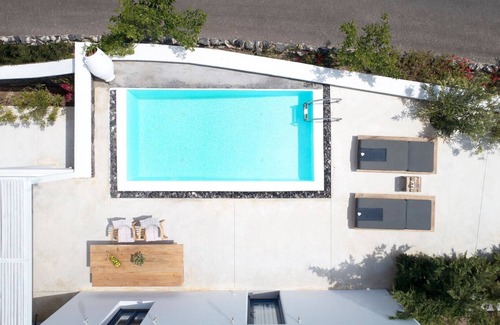 Exo Gialos Villa | Romantic Santorini Getaway | Villa Ammos | 1 Bedroom | Private Outdoor Pool &.