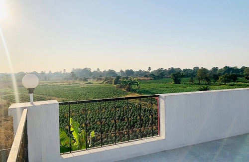 Palghar Villa | Romantic Scenic villa - Close to nature and beach