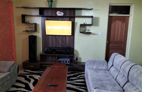Kikuyu Apartment | Romantic Spanish villa w/hot tub — 5 min from the bus stop