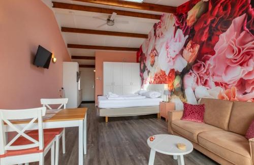 Koudekerke House | Romantic studio with garden