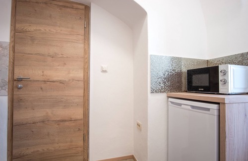 Radovljica Apartment | Romantic Superior Studio for 3 in the city of the sun
