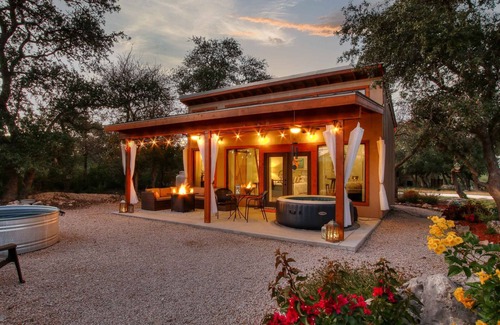 Hondo Cabin | Romantic Tiny Home With Loft