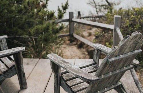 North Truro Cottage | Romantic Waterfront Artist Cottage