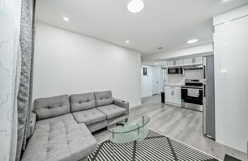 Southwest Calgary Apartment | Rome Sweet Home 2