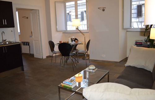 Rione V Ponte Apartment | Rome: Via dei Banchi Vecchi - very central, modern and elegant apartment
