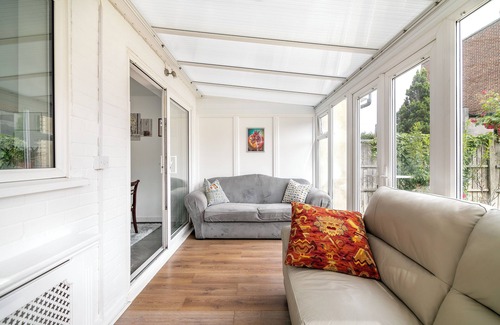 Havering House | Romford Gardens Retreat - 5 Bedroom House