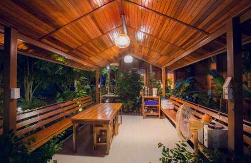 Uthai Thani House | Romyen House
