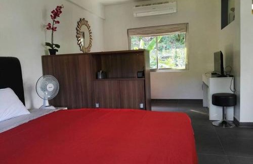 Bato House | Romytt White House