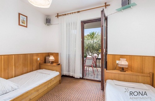 Gajac Apartment | Rona apartment Josip for 2+2 persons