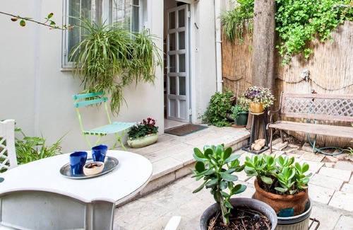Talbieh Cottage | Roni Suite - Charming 1BR Suite in a Peaceful Garden - Amazing Location