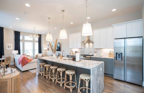 Hadley - Washington House | Rooftop City Views, Garage, Near Bway