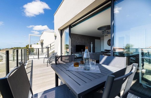 Anglet Apartment | ROOFTOP KEYWEEK Modern apartment with terrasse and sea views in Anglet