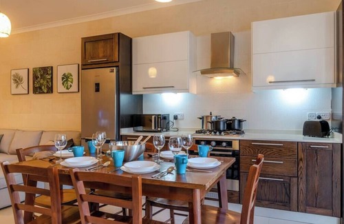 Nadur Villa | Rooftop Pool w/SeaViews @ Modern 3BR Holiday Home