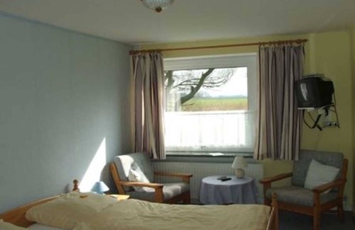 Friedrichskoog Bed & Breakfast | Room 1 Double Room - Pension Bed & Breakfast behind the North Sea dike