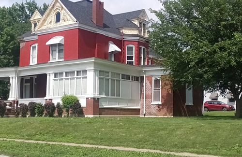 Quincy House | Room 1- Historic Mansion in Quincy with AC, WiFi
